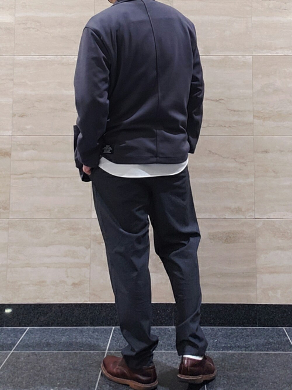 「シンプルコーデ、カジュアルコーデ、大人コーデ、いいね、save、フォローお願いします🤑、ブルー、おしゃれさんと繋がりたい、ネイビー」｜「GUのアイテム（パンツ、ブルー系）」を使った、プルデザインさん（メンズ・170cm）の春コーディネートの3枚目の写真