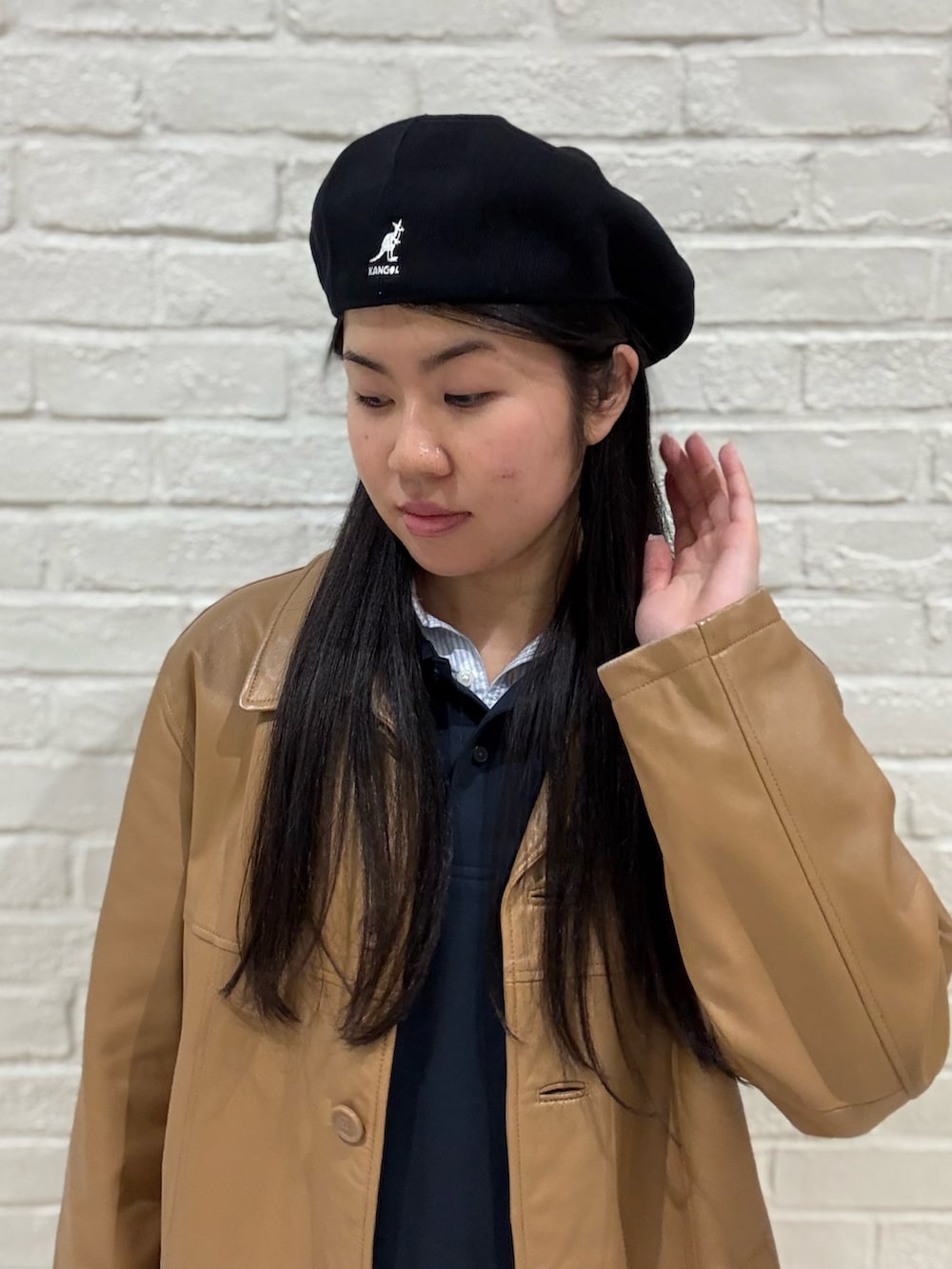 「古着MIX、レザージャケット、レザー、春コーデ、秋コーデ、miu系穿搭、ユニクロ、ハンチング、シャツ、ポロシャツ、ティアードスカート、スカート、ガーリー、ローファー、キャメル」|「KANGOLのKANGOL SMU TROPIC GALAXY(ハンチング/ベレー帽、ベージュ系)」を使った、.*Shiori*.さん(レディース・163cm)の春コーディネートの6枚目の写真