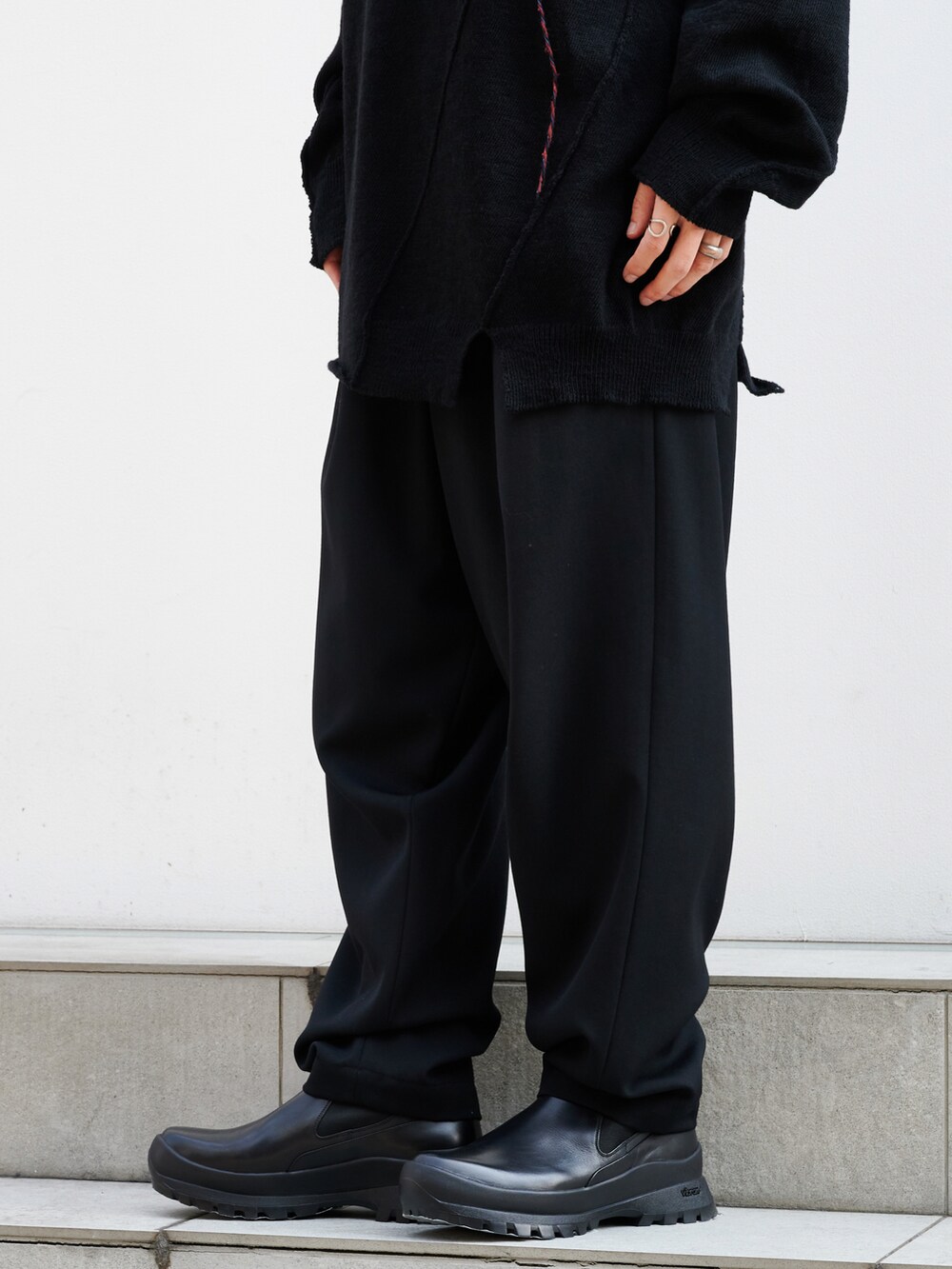 「Y'sのアイテム（パンツ、ブラック系）」を使った、yusanさん（メンズ・176cm）の秋コーディネートの5枚目の写真