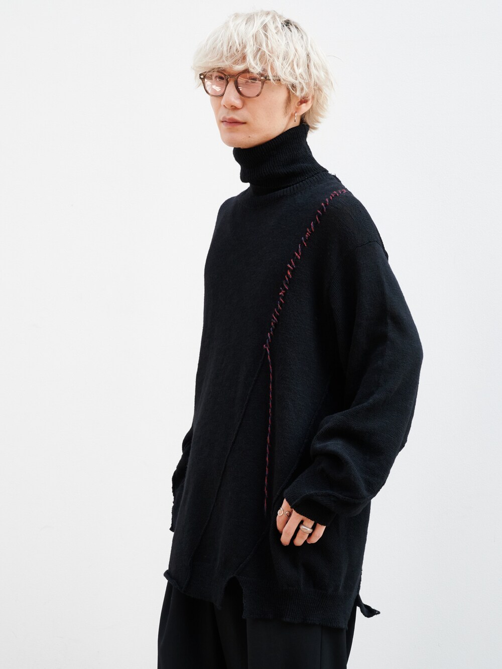 「Y'sのアイテム（パンツ、ブラック系）」を使った、yusanさん（メンズ・176cm）の秋コーディネートの4枚目の写真