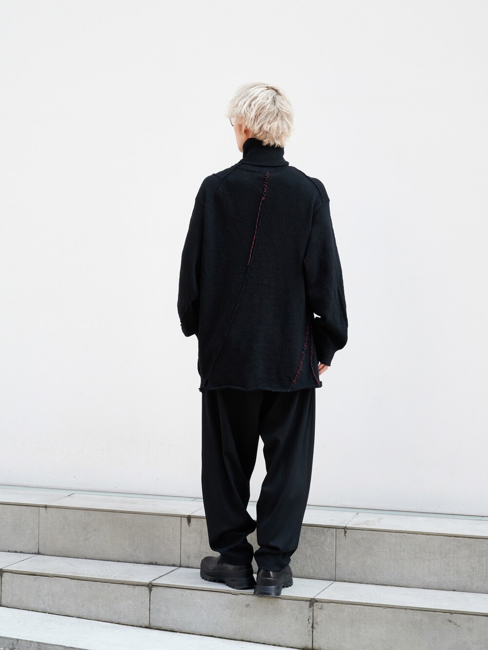 「Y'sのアイテム（パンツ、ブラック系）」を使った、yusanさん（メンズ・176cm）の秋コーディネートの3枚目の写真