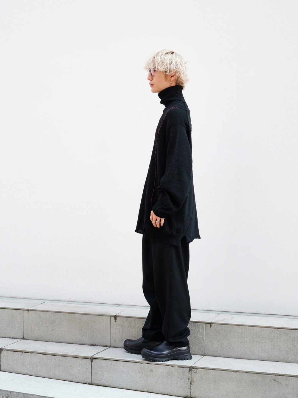 「Y'sのアイテム（パンツ、ブラック系）」を使った、yusanさん（メンズ・176cm）の秋コーディネートの2枚目の写真