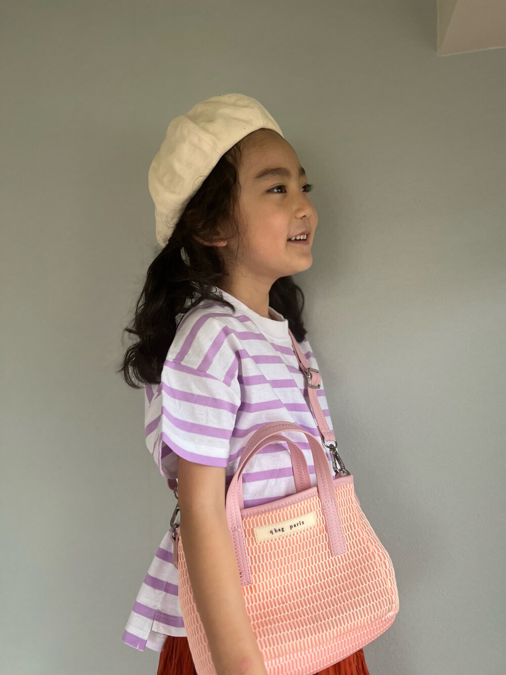 「ストリート、春夏コーデ、ボーダー、スカート、オレンジ、ワイドパンツ、トートバッグ、ショルダーバッグ、サンダル、lowrysfarmkids」｜「CIAOPANIC TYPYの【KIDS】Indiaボイルプリーツスカーチョ（その他パンツ、オレンジ系）」を使った、いちふぅ姉妹さん（キッズ・120cm）の春コーディネートの2枚目の写真