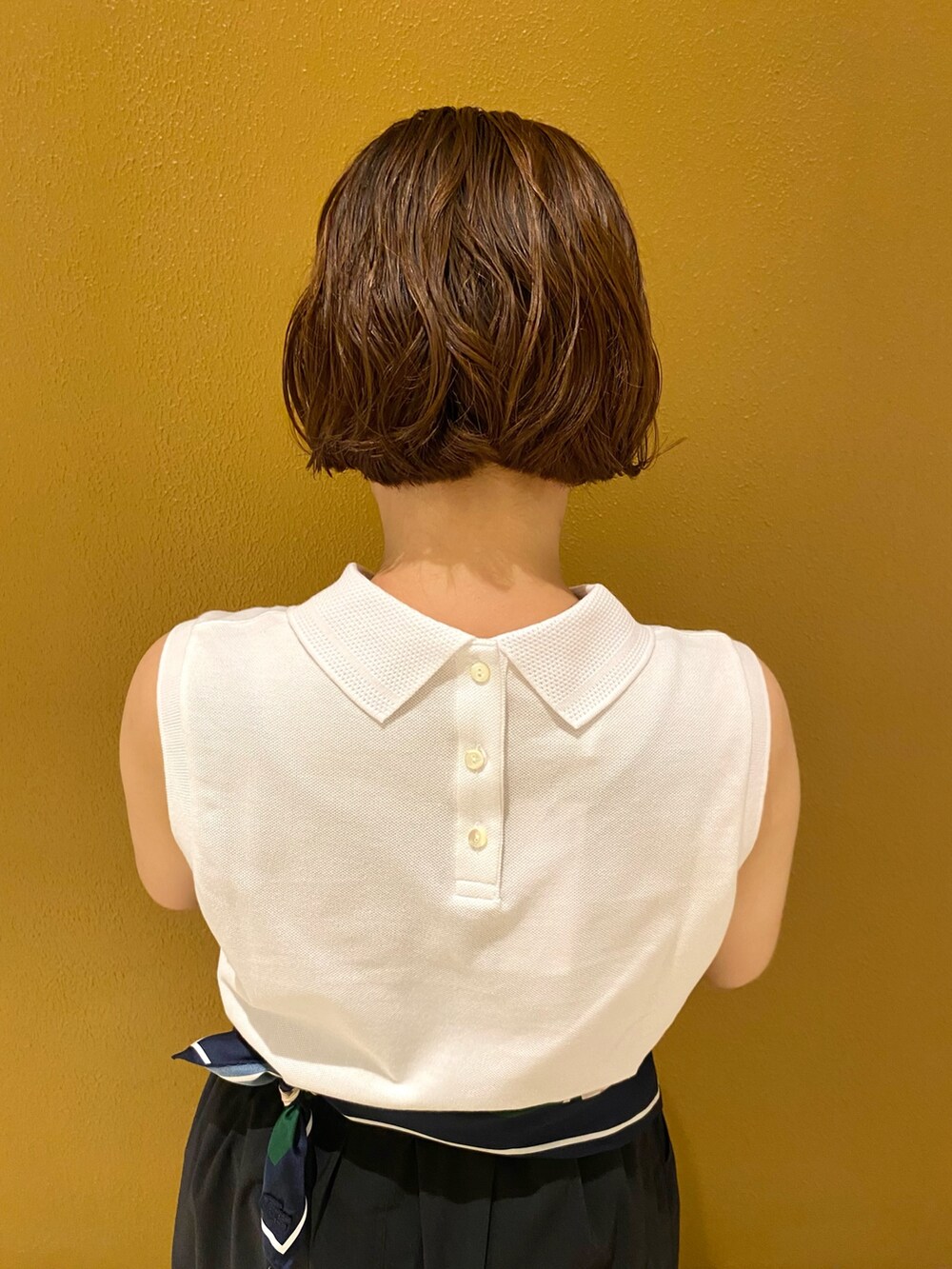 「ポロシャツ、25SS、ラコステ、スカーフ、ノースリーブ」｜「LACOSTEのドローストリング入り バルーンスカート（スカート、ブラック系）」を使った、saeさん（レディース・153cm）の春コーディネートの6枚目の写真