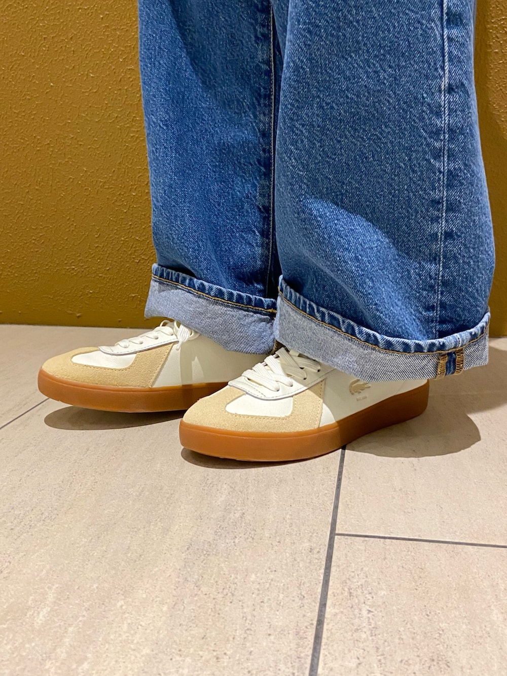 「春コーデ、BASE SHOT PRO、デニム、25ss、鹿の子、メンズライク」｜「LACOSTEのメンズクラシック ミニメッセンジャーバッグ（メッセンジャーバッグ、ブルー系）」を使った、saeさん（レディース・153cm）の春コーディネートの5枚目の写真
