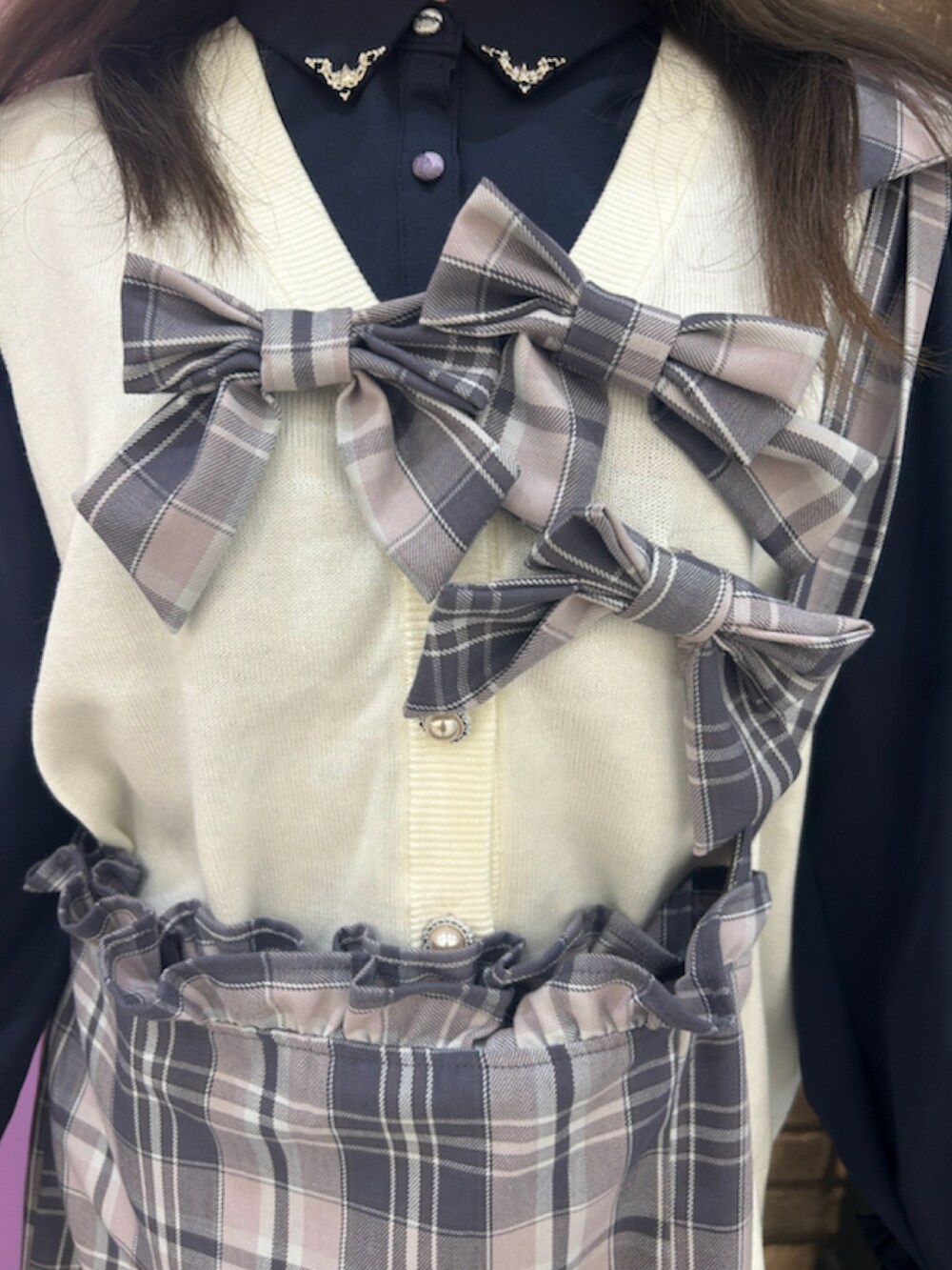 「春色、春めき満開コーデ、ローファー、axes femme、春服コーデ、大人ガーリー、お花見コーデ、パンプス、チェックスカート、チェック柄、チェック」｜「axes femmeのパール付リボンチェックベレー（ハンチング/ベレー帽、パープル系）」を使った、あんじゅさん（骨格ストレート・レディース・145cm）の春コーディネートの2枚目の写真