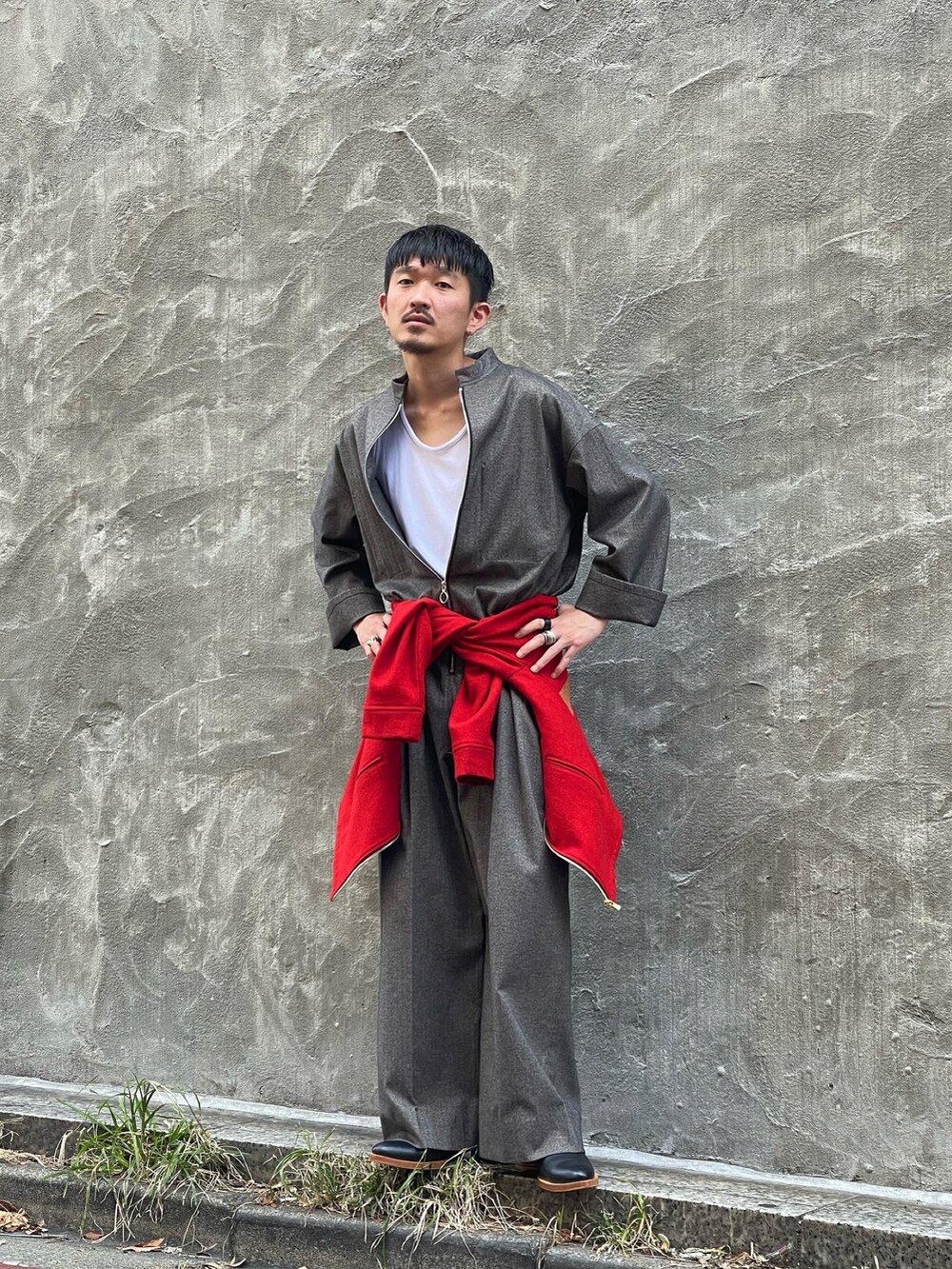「wearhalloween2021、ビッグシルエット、冬コーデ、大人カジュアル、randy、msbraque、TOIRONIER、Marie Ohira、GARDEN TOKYO」｜「randyのアイテム（トップス、レッド系）」を使った、よっしーさん（メンズ・168cm）の秋コーディネートの3枚目の写真