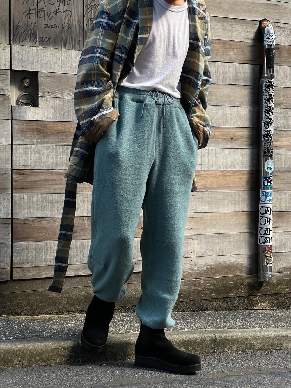 「wearhalloween2021、シンプル、大人カジュアル、ビッグシルエット、URU、Tomo&Co、GARDEN TOKYO」｜「URUのアイテム（ジャケット/アウター、グリーン系）」を使った、よっしーさん（メンズ・168cm）の秋コーディネートの3枚目の写真