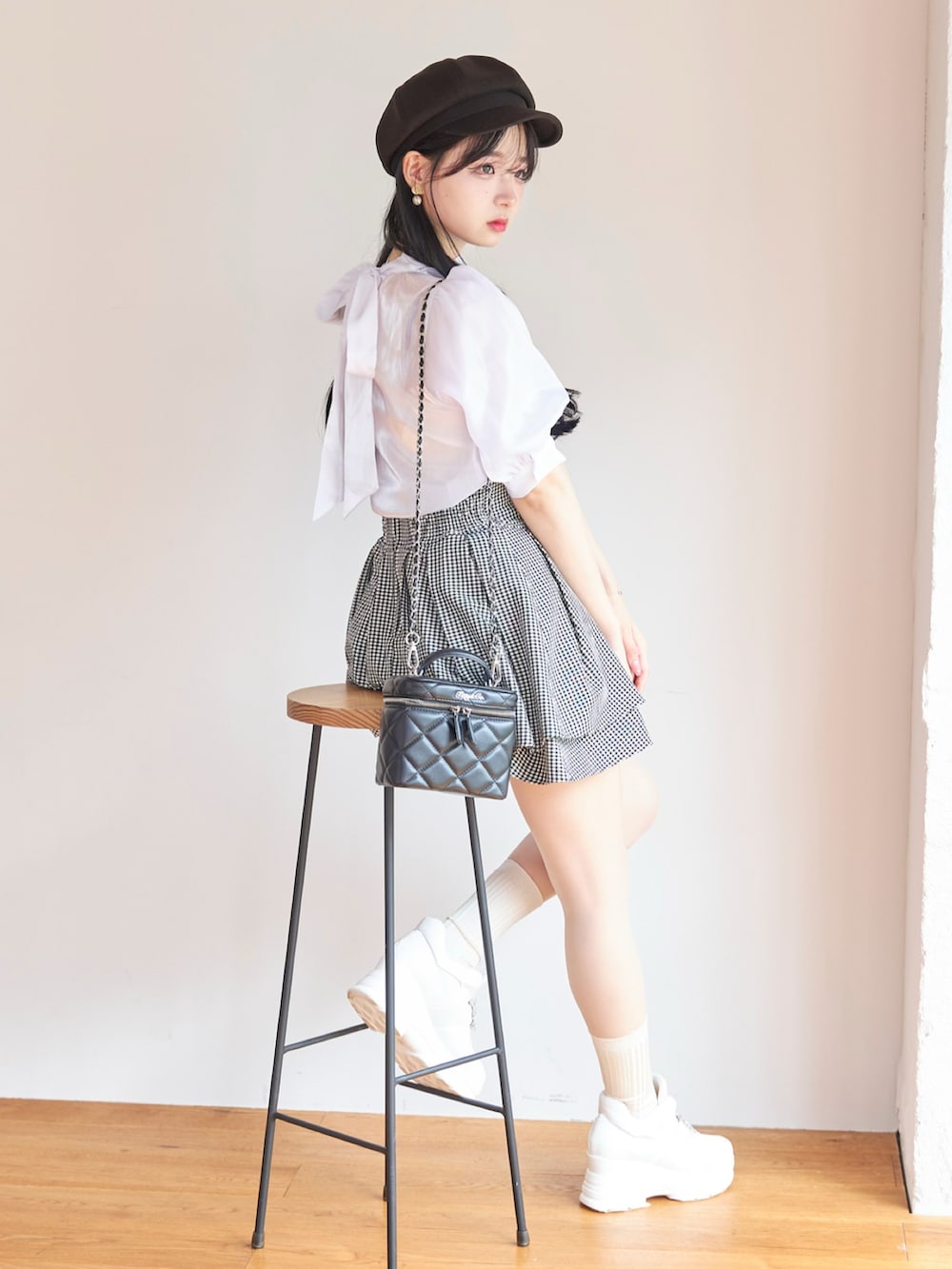 シンプル夏トップス！ 女子会・デートにピッタリ！お出かけパーティーコーデ✨ DENIM SLIT SKIRT in SHORT PANTS - BIRTHDAY BASH