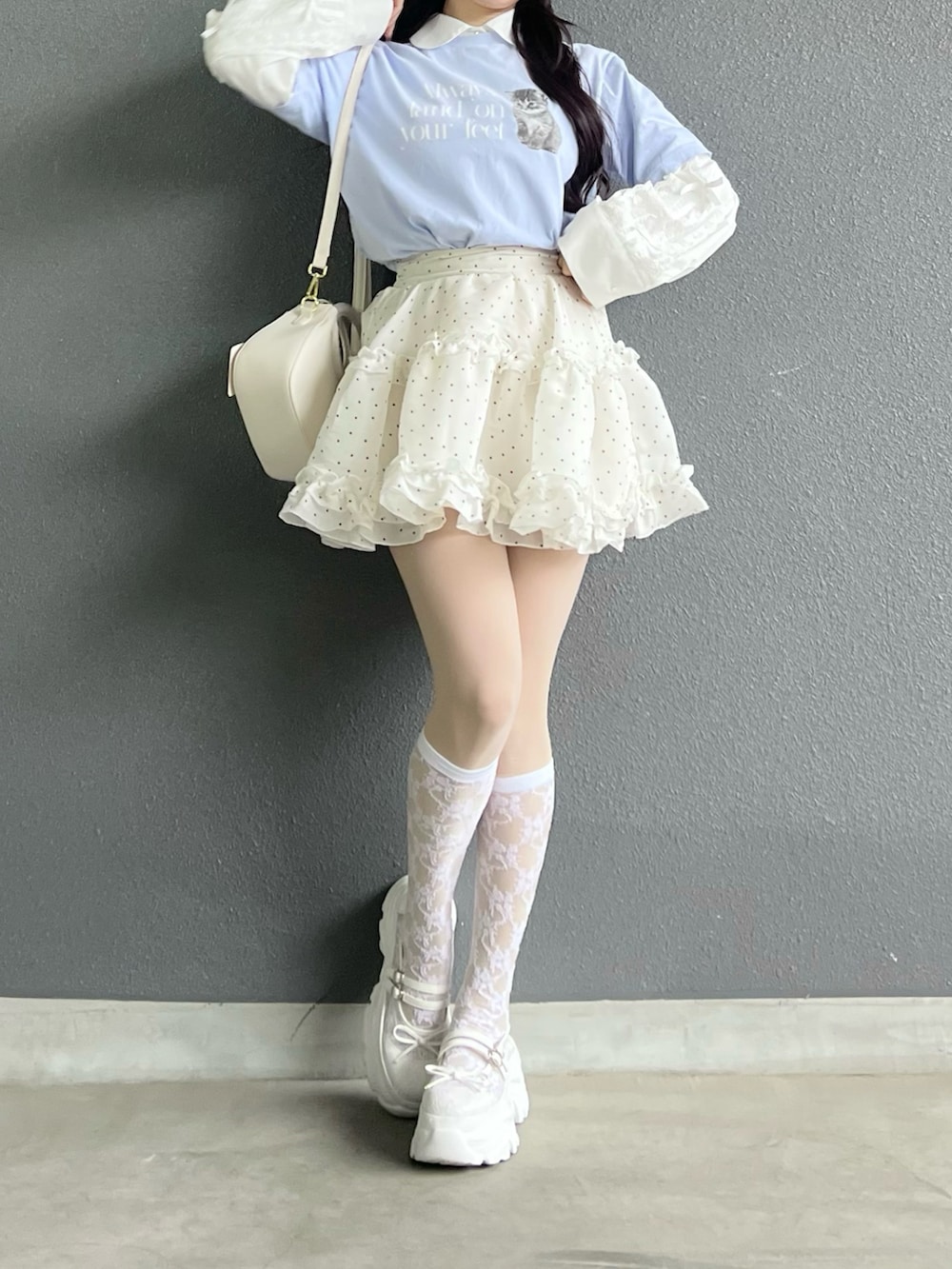 「春めき満開コーデ、春色、大人ガーリー、韓国コーデ、Tシャツ、UNIQLO、ユニクロコーデ、ユニクロ、プチプラ、プチプラコーデ、レイヤードスタイル」｜「Lovilynの厚底リボンレースストラップパンプス（その他シューズ、ホワイト系）」を使った、poyoさん（レディース・161cm）の春コーディネートの4枚目の写真