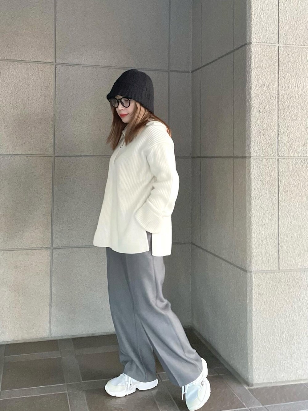 「オトナカジュアル、ootd、ラクチンコーデ、ニット帽、メガネ女子、プチプラ、休日スタイル、低身長、ストリート、ハーフジップ、いいね、save、フォローお願いします🤑、GU、パンツスタイル、冬コーデ、シンプルコーデ」｜「rimiueのアイテム（ニットキャップ/ビーニー、ブラック系）」を使った、enappiさん（レディース・148cm）の冬コーディネートの2枚目の写真