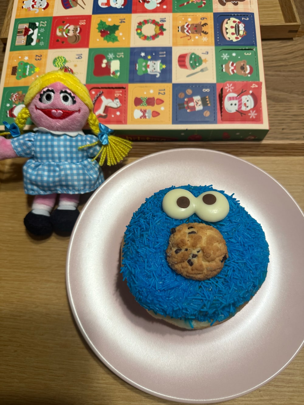 ホワイト系のニット/セーターを着用したキッズの冬コーディネートの5枚目の写真