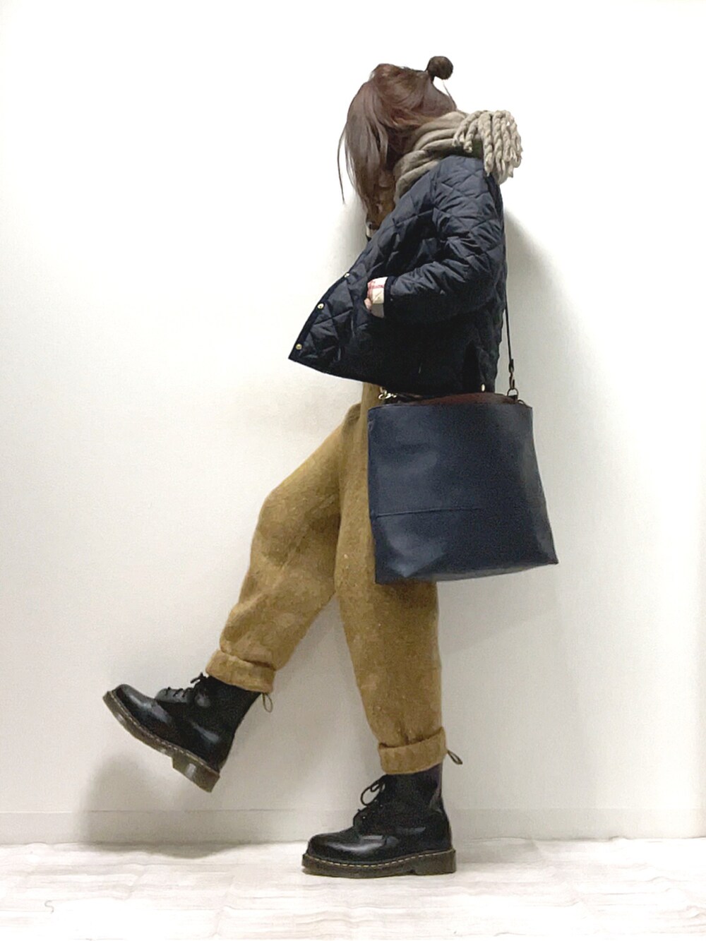 「MACKINTOSH PHILOSOPHY、deuxamour、キルティング、ジャケット、きれいめカジュアル、ゆるコーデ、PR、ニットパンツ、パンツスタイル、チェック柄に恋してる、大人カジュアル、ZARA、ショルダーバッグ、トートバッグ、メンズライク」|「MACKINTOSH PHILOSOPHYのトラディショナルウェザーウェアコラボ≪ARKLEY≫ 限定モデル(ブルゾン、ブルー系)」を使った、norimamiさん(レディース・160cm)の秋コーディネートの2枚目の写真