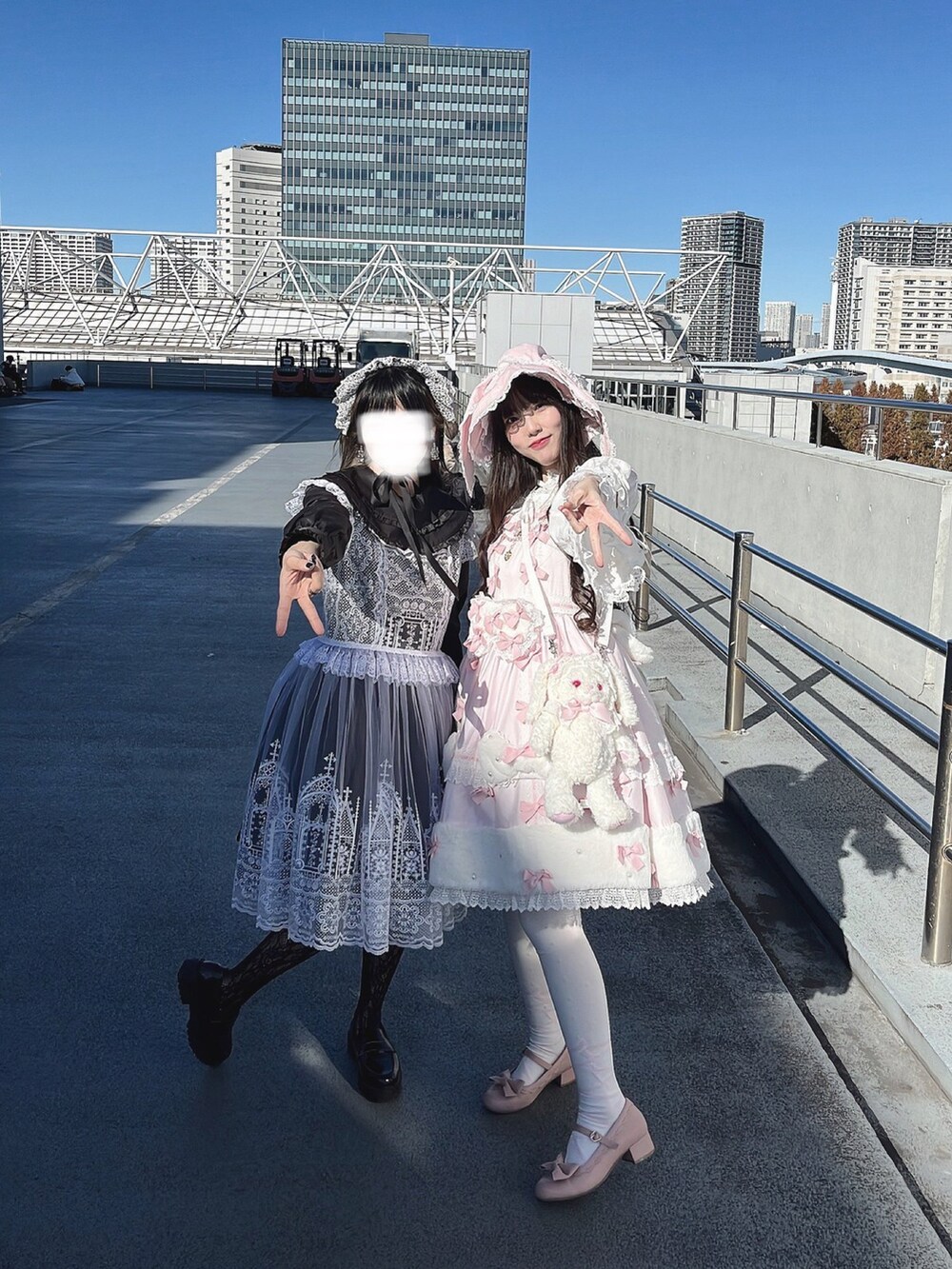 「ロリータ、ロリィタ、甘ロリ、ピンク×白」|「BABY,THE STARS SHINE BRIGHTのアイテム(ジャンパースカート、ピンク系)」を使った、ララさん(レディース・157cm)の冬コーディネートの2枚目の写真