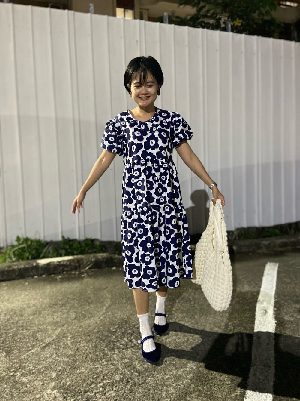 ホワイト系のその他を着用したレディースの夏コーディネートの2枚目の写真