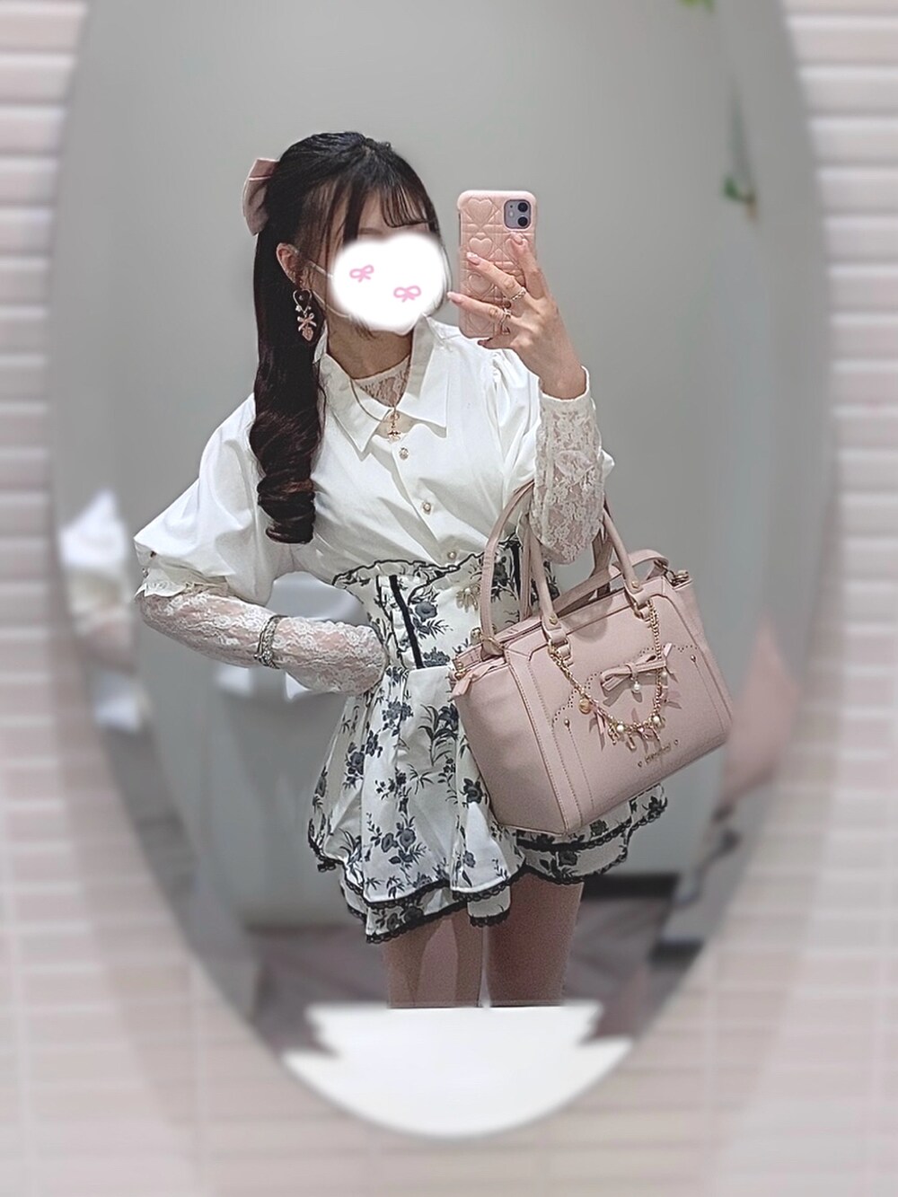 「いいね、save、フォローお願いします🤑、ガーリー、フェミニン、フレンチガーリー、クラシカル、モノトーン、ホワイト、量産型、量産型女子、骨格ストレート、ハイウエスト、スタイルアップ、レイヤードスタイル、ハイウエストスカート、花柄」｜「axes femmeのパフスリーブブラウス（シャツ/ブラウス、ホワイト系）」を使った、🐰ㅤメ ｲ ﾒ ｲㅤ🐰さん（骨格ストレート・レディース・154cm）の春コーディネートの2枚目の写真