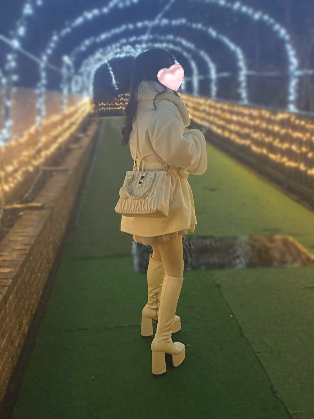「いいね、save、フォローお願いします🤑、ガーリー、フェミニン、冬コーデ、冬、コート、あざとかわいい、プチプラ、ホワイト、ニットワンピース、ブーツ、大人ガーリー、骨格ストレート、シンプル、量産型」｜「GRLの ベルト付きファーステンカラーコート[k9300d]（その他アウター、ホワイト系）」を使った、🐰ㅤメ ｲ ﾒ ｲㅤ🐰さん（骨格ストレート・レディース・154cm）の冬コーディネートの2枚目の写真