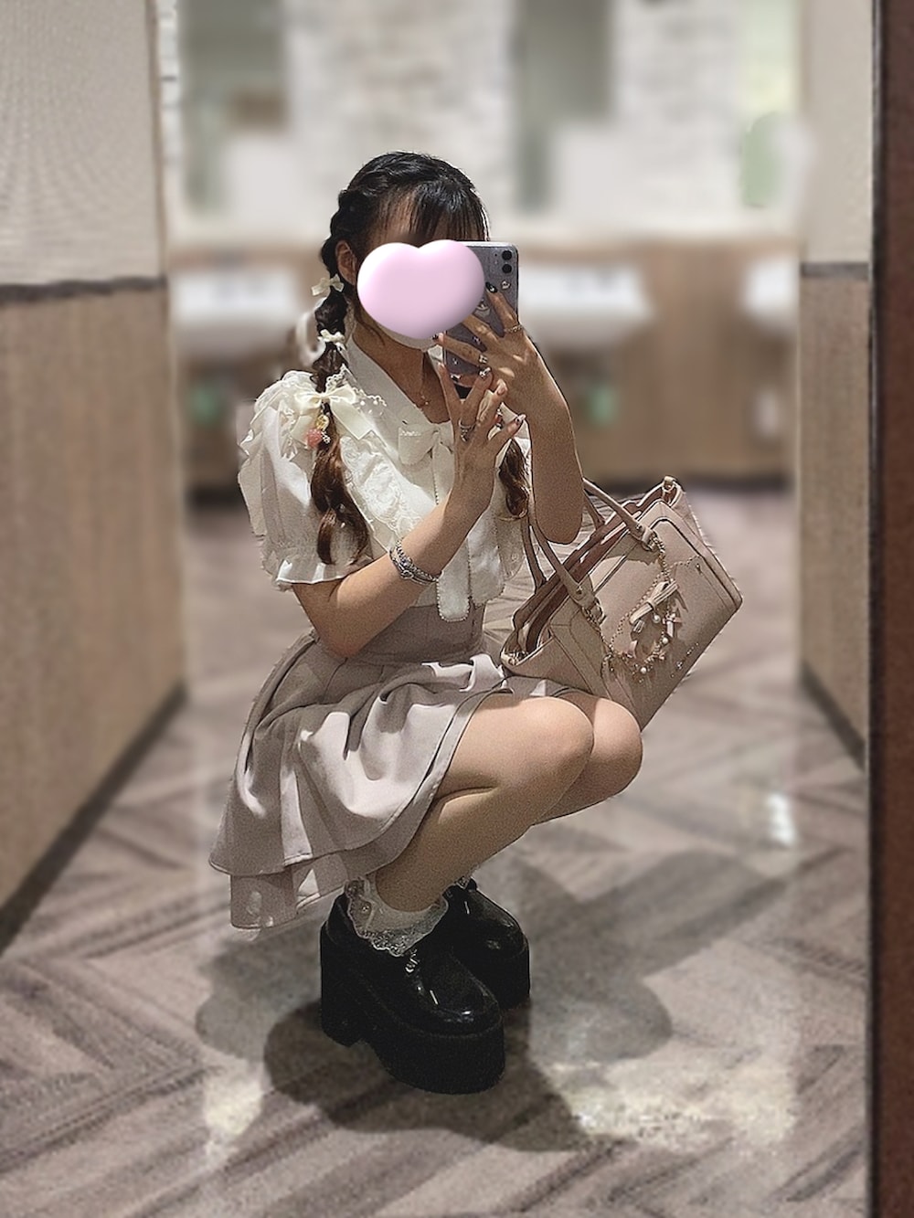 「いいね、save、フォローお願いします🤑、量産型、量産型ヲタク、量産型コーデ、かわいい、甘め、ガーリー、フェミニン、骨格ストレート、ボウタイブラウス、ハイウエスト、ハイウエストスカート、フレアスカート、スタイルアップ、ピンク」｜「evelynのフリルリボンBS（シャツ/ブラウス、ホワイト系）」を使った、🐰ㅤメ ｲ ﾒ ｲㅤ🐰さん（骨格ストレート・レディース・154cm）の秋コーディネートの2枚目の写真