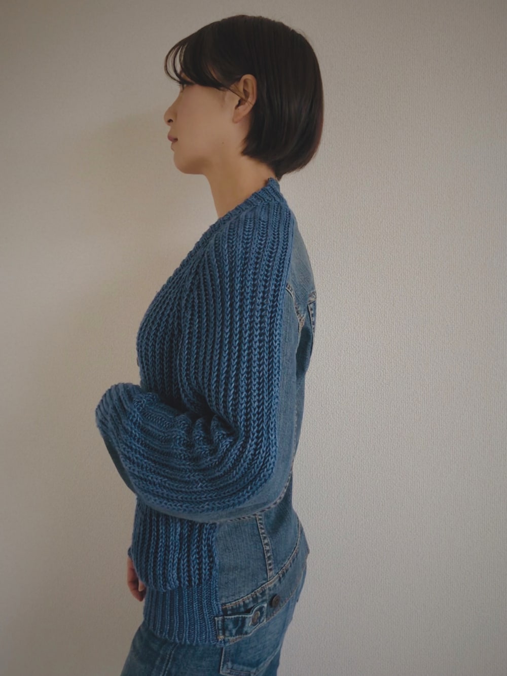 「デニムカーディガン、デニム、秋服、カーディガン、デニムオンデニム」｜「CristaSeya のアイテム（デニムジャケット、ブルー系）」を使った、mmmkmrさん（レディース・160cm）の秋コーディネートの2枚目の写真