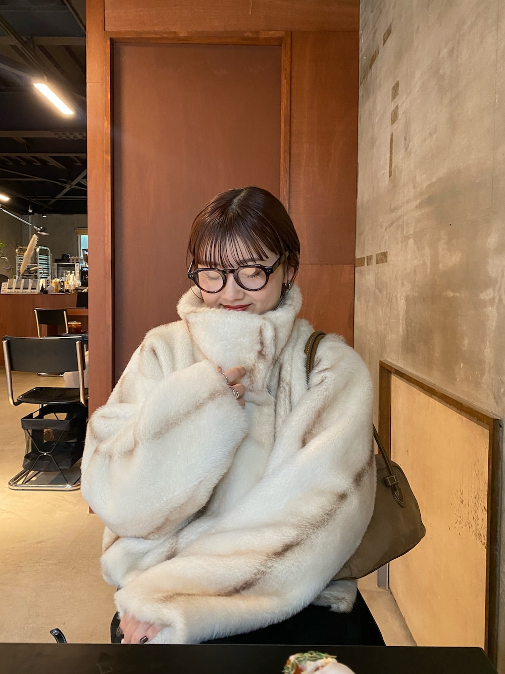 isee.room fur coat white