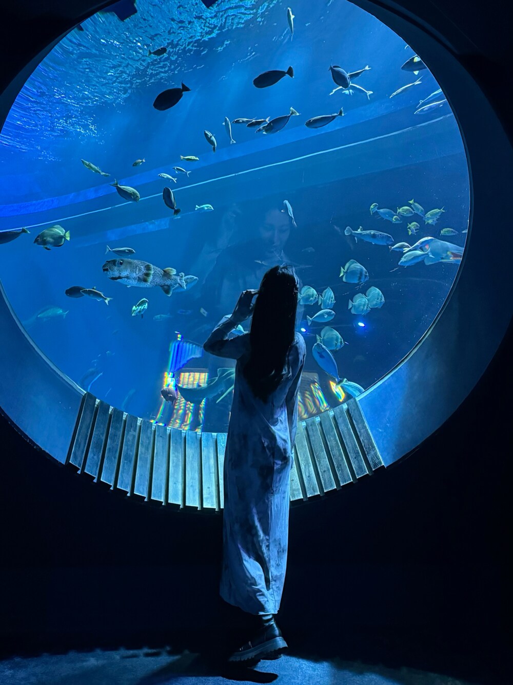 その他のワンピースを着用したレディースの冬コーディネートの2枚目の写真