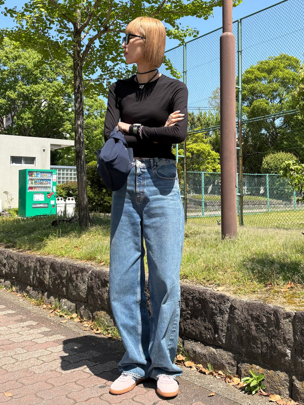 maichinさんの「selvedge vintage denim(セルビッジヴィンテージデニム)（BLACK BY MOUSSY）」を使ったコーディネートの2枚目の写真