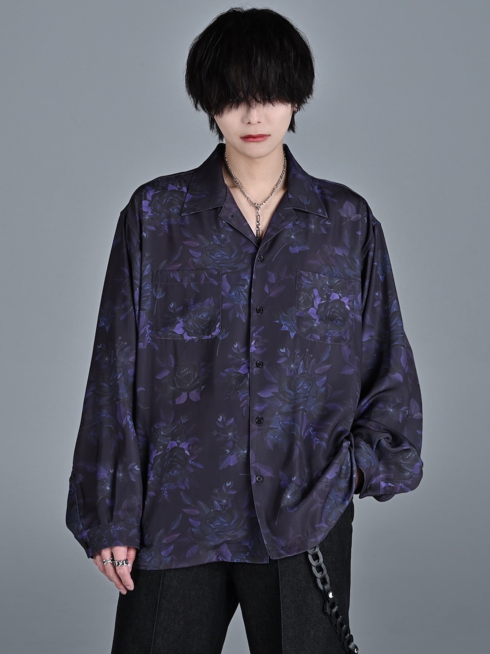 犬飼京 inukai keiさんの「extra quality 12oz wide flare denim/エクストラクオリティワイドフレアデニム（ADRER）」を使ったコーディネートの3枚目の写真