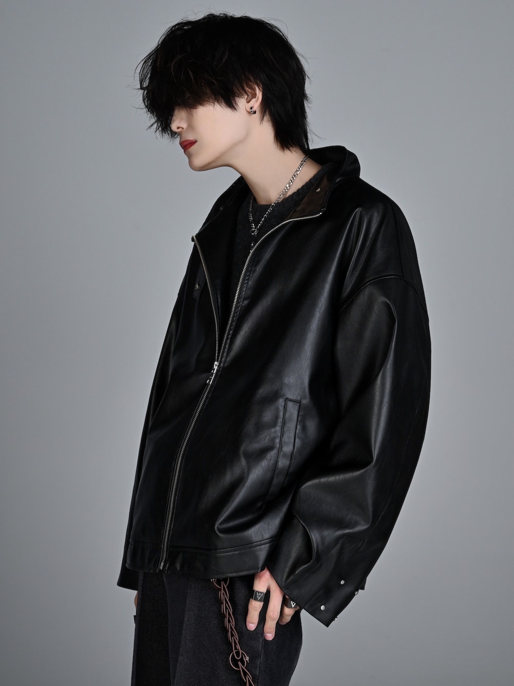 ADRER ブラックレザージャケット オーバーサイズ ADRER ブラックレザージャケット オーバーサイズ