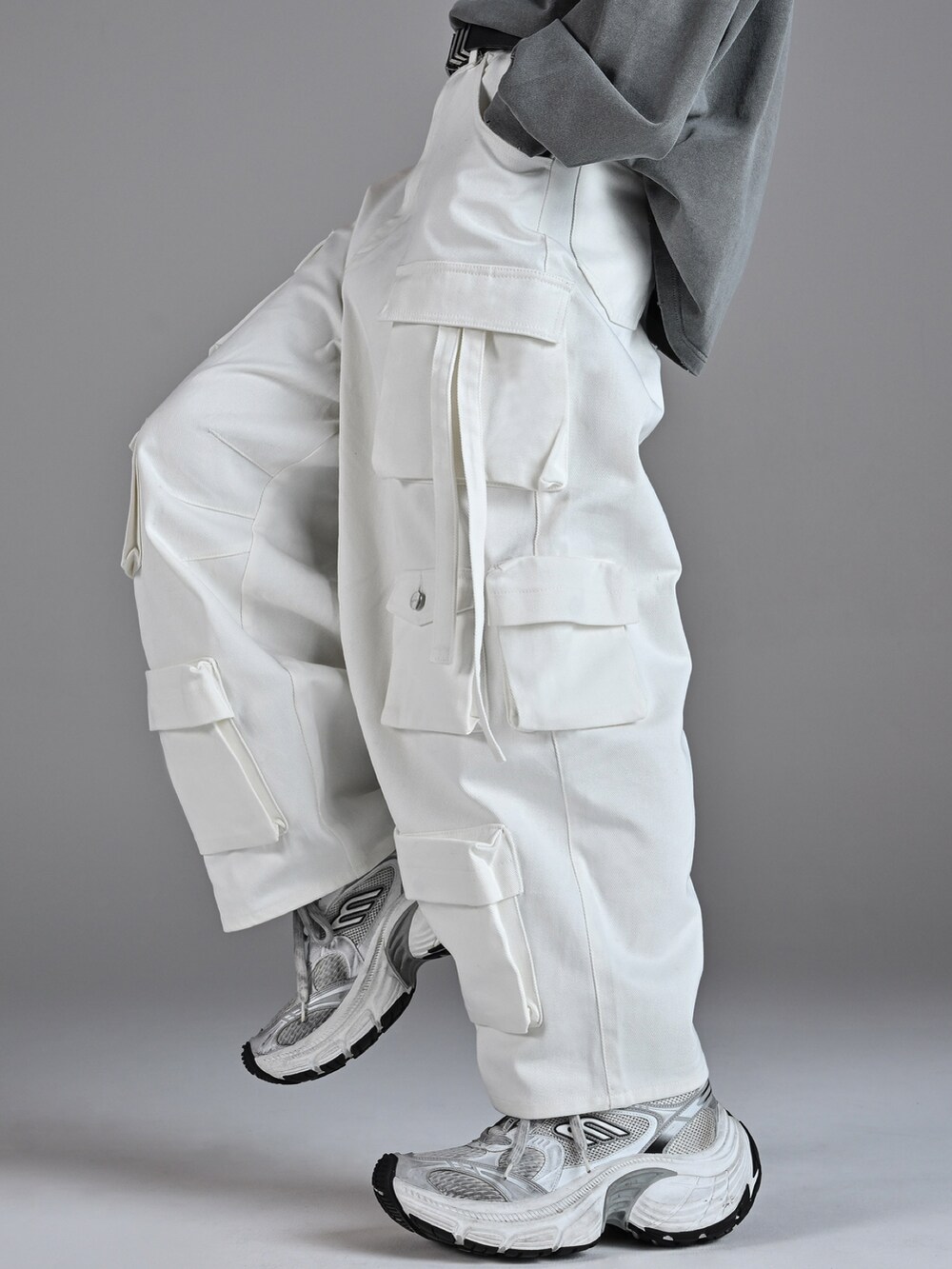 犬飼京 inukai kei｜BALENCIAGAのスニーカーを使ったコーディネート - WEAR