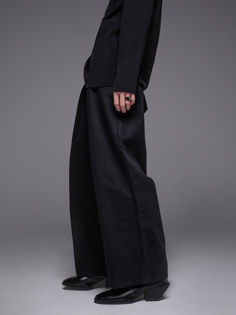 ãã©ãã¯ç³»ã®ããã ãžã£ã±ããããã©ãã¯ç³»ã®ããã/ã»ãŒã¿ãŒããã©ãã¯ç³»ã®ããŒããççšããã¡ã³ãºã®å¬ã³ãŒãã£ããŒãã®4æç®ã®åç