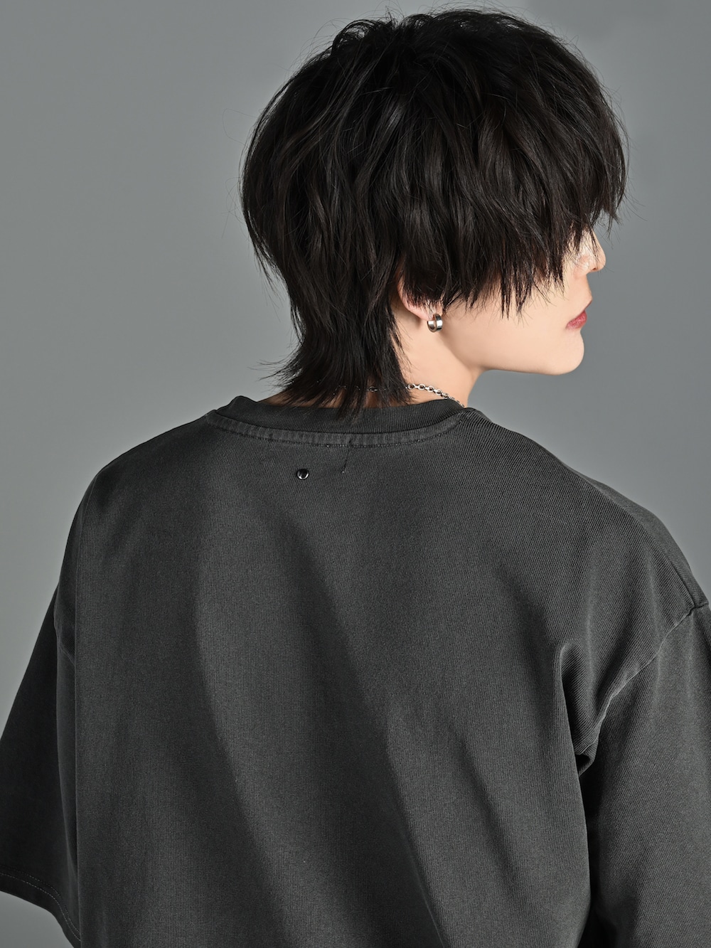 犬飼京 inukai keiさんの「3way mesh / cotton combination layered tank top（ADRER）」を使ったコーディネートの3枚目の写真