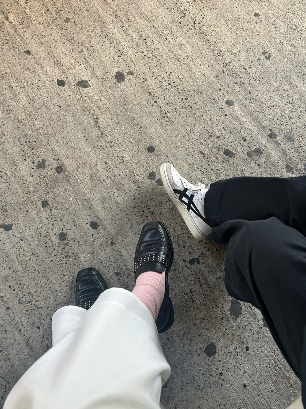 「卒業旅行」｜「A part byのPコクーンボリュームパンツ（その他パンツ、ホワイト系）」を使った、しゃかりき・リラックスさん（レディース・159cm）の春コーディネートの4枚目の写真