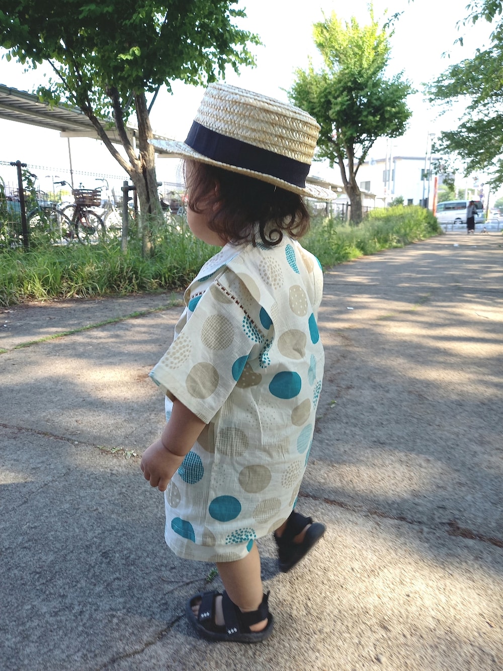 「ごきげんウィーク、キッズファッション、こどもの日、男の子、夏コーデ、甚平、カンカン帽、サンダル、ドット」｜「西松屋のアイテム（サンダル、ブラック系）」を使った、aoto*senaさん（キッズ・70cm）の春コーディネートの3枚目の写真