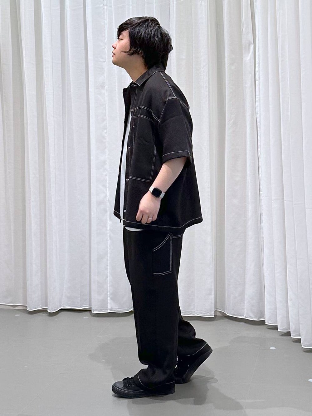 「高見え、リラックス、ゆったり」｜「GLOBAL WORKのライトクッションクール/レイヤー/半袖/288085（スウェット、グレー系）」を使った、いしかわさん（メンズ・168cm）の春コーディネートの3枚目の写真