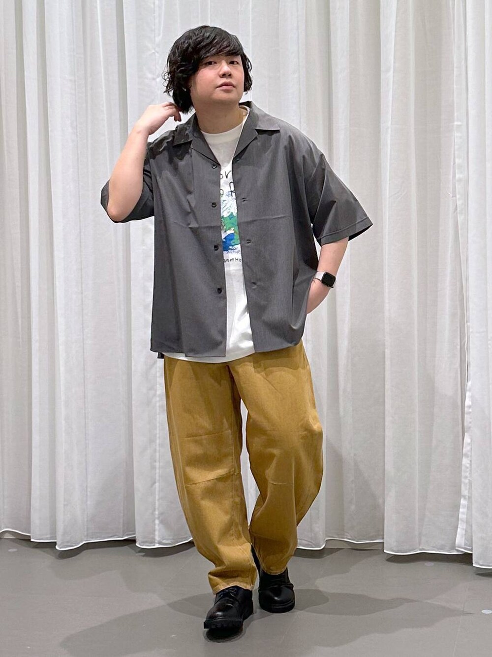 「リラックス、ゆったり、高見え」｜「niko and...のTR開襟シャツ（シャツ/ブラウス、グレー系）」を使った、いしかわさん（メンズ・168cm）の夏コーディネートの2枚目の写真