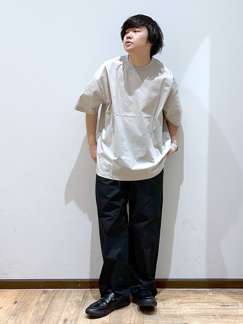 「リラックス、ゆったり、高見え、ジャケット、ワイドパンツ」｜「GLOBAL WORKのエアかるワイドパンツ/102628（その他パンツ、ブラック系）」を使った、いしかわさん（メンズ・168cm）の春コーディネートの5枚目の写真