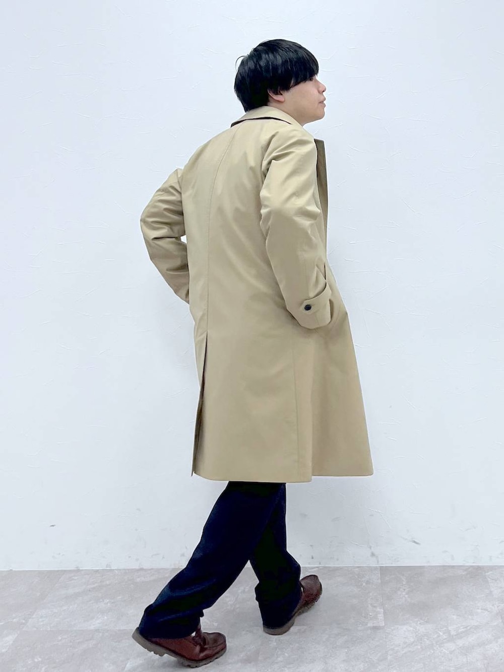 「差し色コーデ、高見え、ラフ、ジャケット、コート、ベスト、スラックス」｜「GLOBAL WORKのストレッチTRジャケット/Salon de GW/163826（テーラードジャケット、ブルー系）」を使った、いしかわさん（メンズ・168cm）の冬コーディネートの3枚目の写真