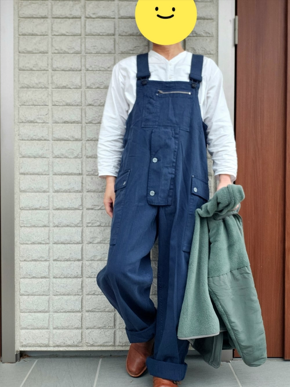 「Nigel Cabournのアイテム（サロペット/オーバーオール、ブルー系）」を使った、ツトムさん（メンズ・168cm）の春コーディネートの2枚目の写真