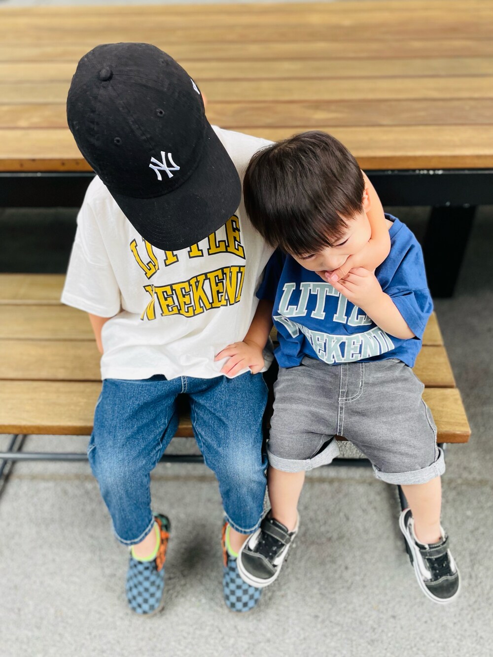 「着回しコーデ、夏コーデ、夏だ！Tシャツ着よう！、デニム、お出かけコーデ、プチプラ、兄弟コーディネート」｜「しまむらのアイテム（Tシャツ/カットソー、ホワイト系）」を使った、naaaさん（キッズ・143cm）の夏コーディネートの2枚目の写真