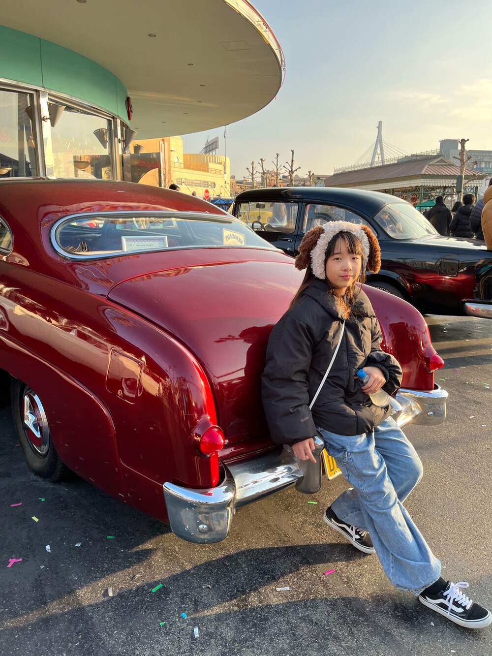 「あけましておめでとうございます！、今年もよろしくお願いします、ストリート、USJ、ユニバーサルスタジオジャパン、大阪、福袋、ラブトキシック、GU、カーゴパンツ、冬コーデ、スニーカー、休日スタイル」｜「LOVETOXICのアイテム（Tシャツ/カットソー、ブラック系）」を使った、naaaさん（キッズ・146cm）の冬コーディネートの4枚目の写真