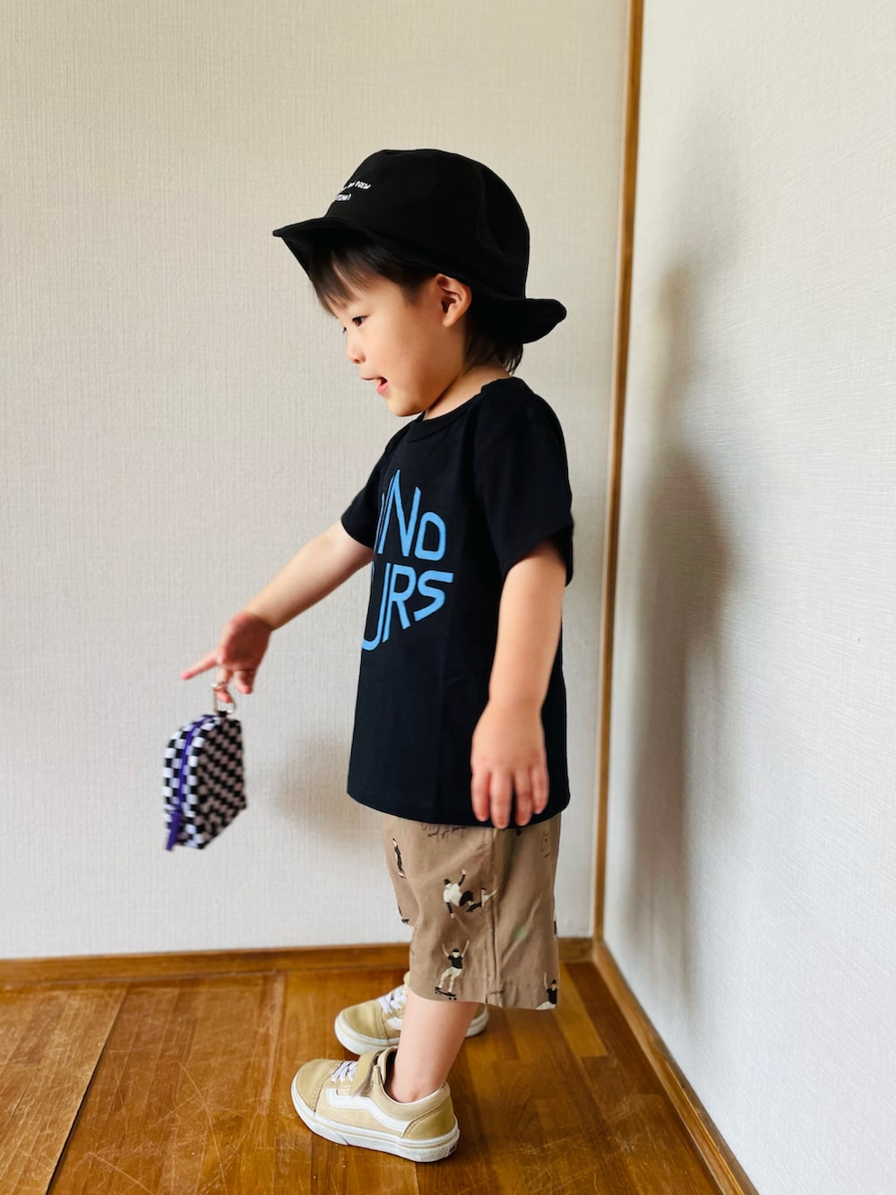 「ハーフパンツ、ロゴT、バケットハット、スニーカー、プチプラ、カラー×コーデ」｜「FARMの【接触冷感】ﾀﾞｲﾅｿｰｽﾞTｼｬﾂ（Tシャツ/カットソー、ブラック系）」を使った、naaaさん（キッズ・143cm）の夏コーディネートの5枚目の写真