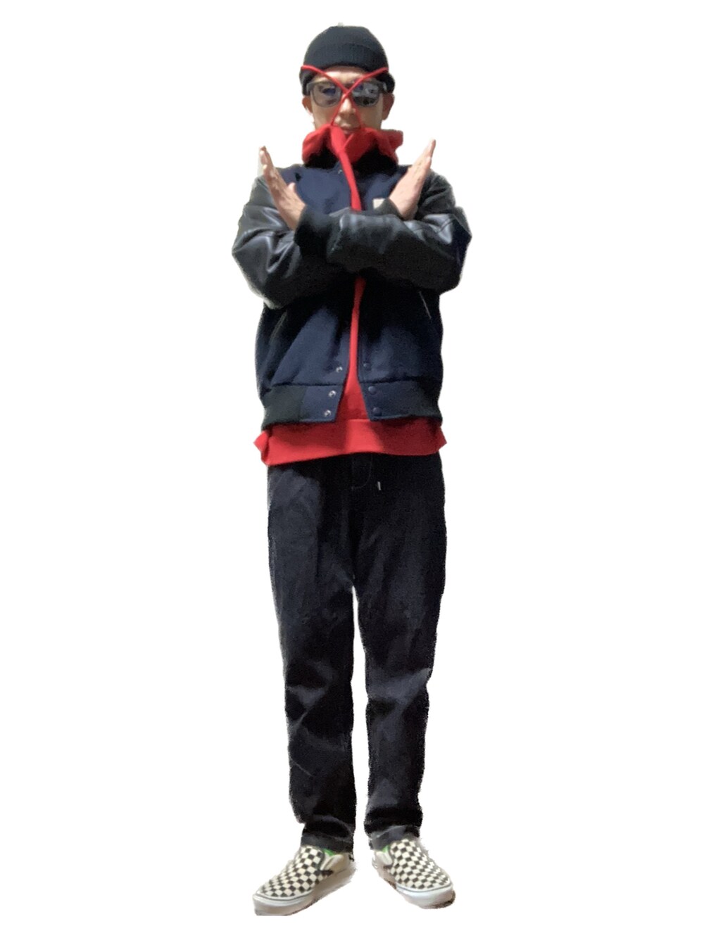 「おじさん、あごひげ、もみあげ、ニット帽、パーカー、スタジャン、デニムパンツ、スニーカー、スリッポン、ファッションを楽しもう」｜「DickiesのDickies/ディッキーズ Twill ＆ Denim Work Pants/T/Cツイル デニム タックワイドパンツ/ルーズテーパードワークパンツ/イージーパンツ（デニムパンツ、ブラック系）」を使った、モミヒゲさん（メンズ・175cm）の秋コーディネートの4枚目の写真