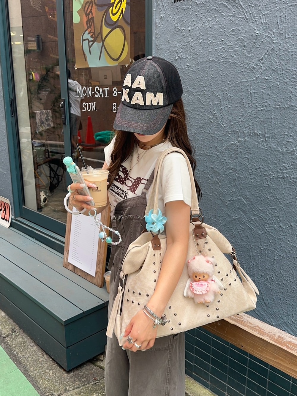 その他のTシャツ/カットソーを着用したレディースの夏コーディネートの2枚目の写真