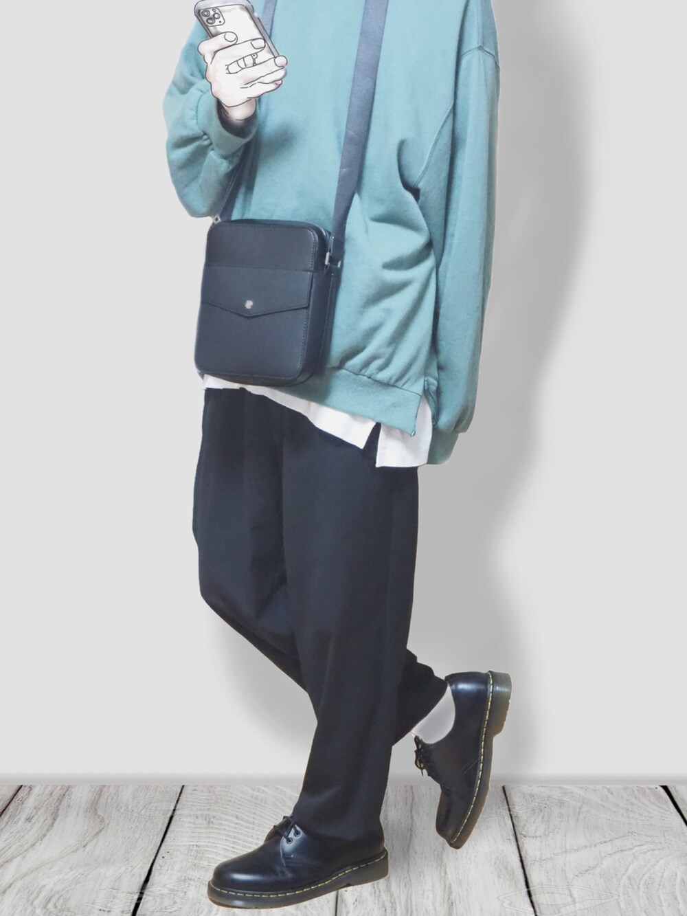 「wearhalloween2021、秋のコーデ、秋冬コーデ、カジュアルコーデ、おしゃれさんと繋がりたい、オーバーサイズ、ストリートコーデ、シンプルコーデ、GU、GUコーデ、NIKE、nike vapor max、ナイロンジャケット、スラックス、黒」｜「MONO-MARTのビッグシルエット切り替えフルジップバイカラー ボリュームスリーブ ブルゾン 撥水/防汚（ブルゾン、グリーン系）」を使った、むーじいさん（メンズ・174cm）の秋コーディネートの2枚目の写真