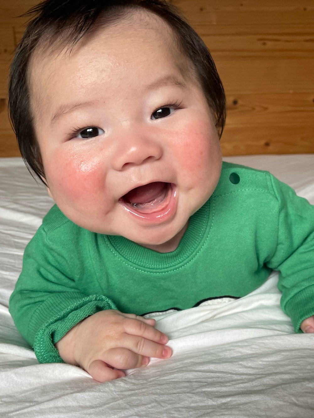 「ケロケロケロッピ、赤ちゃん、baby、3ヶ月」｜「Birthdayのアイテム（ロンパース、グリーン系）」を使った、ritz20omcさん（キッズ・60cm）の冬コーディネートの4枚目の写真