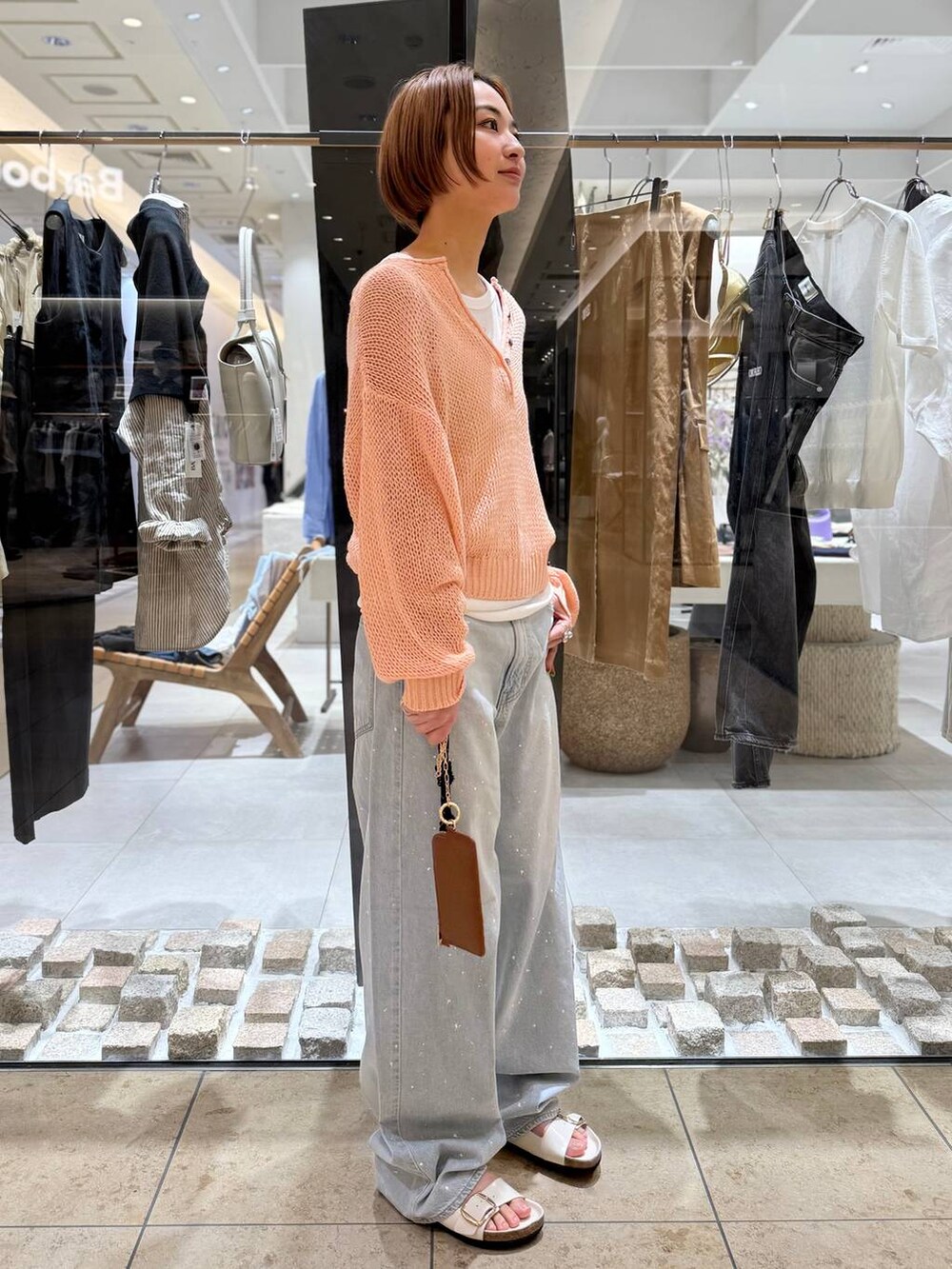 「ベーシック/シンプル、カジュアル、ヘルシー、ショートヘア」｜「CORSO ROMA，9の【CORSO ROMA 9】2バックルサンダル（サンダル、ホワイト系）」を使った、のんさん（レディース・162cm）の春コーディネートの2枚目の写真