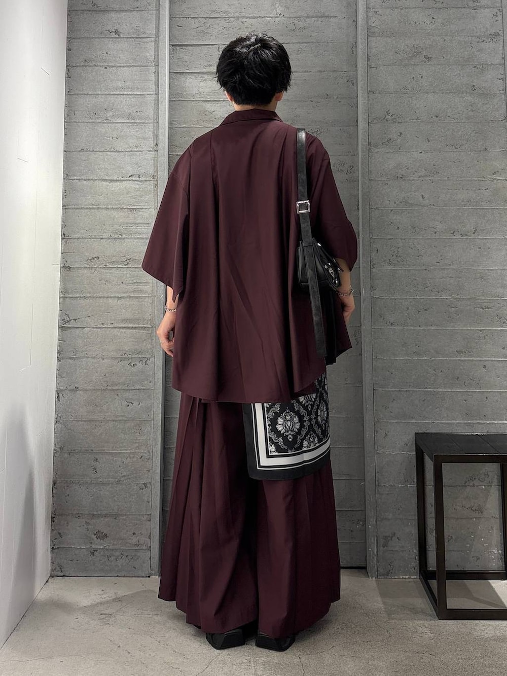 「低身長、ベーシック/シンプル、着痩せ・細見え」｜「HAREのYOSEワイドパンツ(HARE)（その他パンツ、レッド系）」を使った、ぬまさん（メンズ・166cm）の夏コーディネートの3枚目の写真