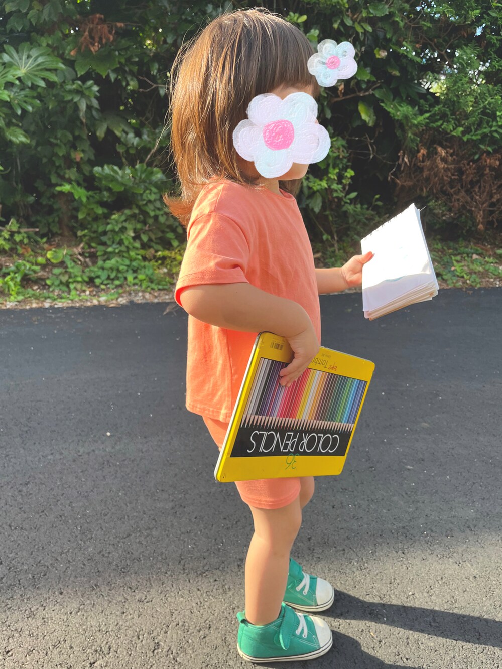「ショートパンツ、セットアップ、ビタミンカラー、保育園、2歳、おんなのこ、キッズコーデ」｜「SHEINのアイテム（Tシャツ/カットソー、オレンジ系）」を使った、pomさん（キッズ・90cm）の夏コーディネートの2枚目の写真