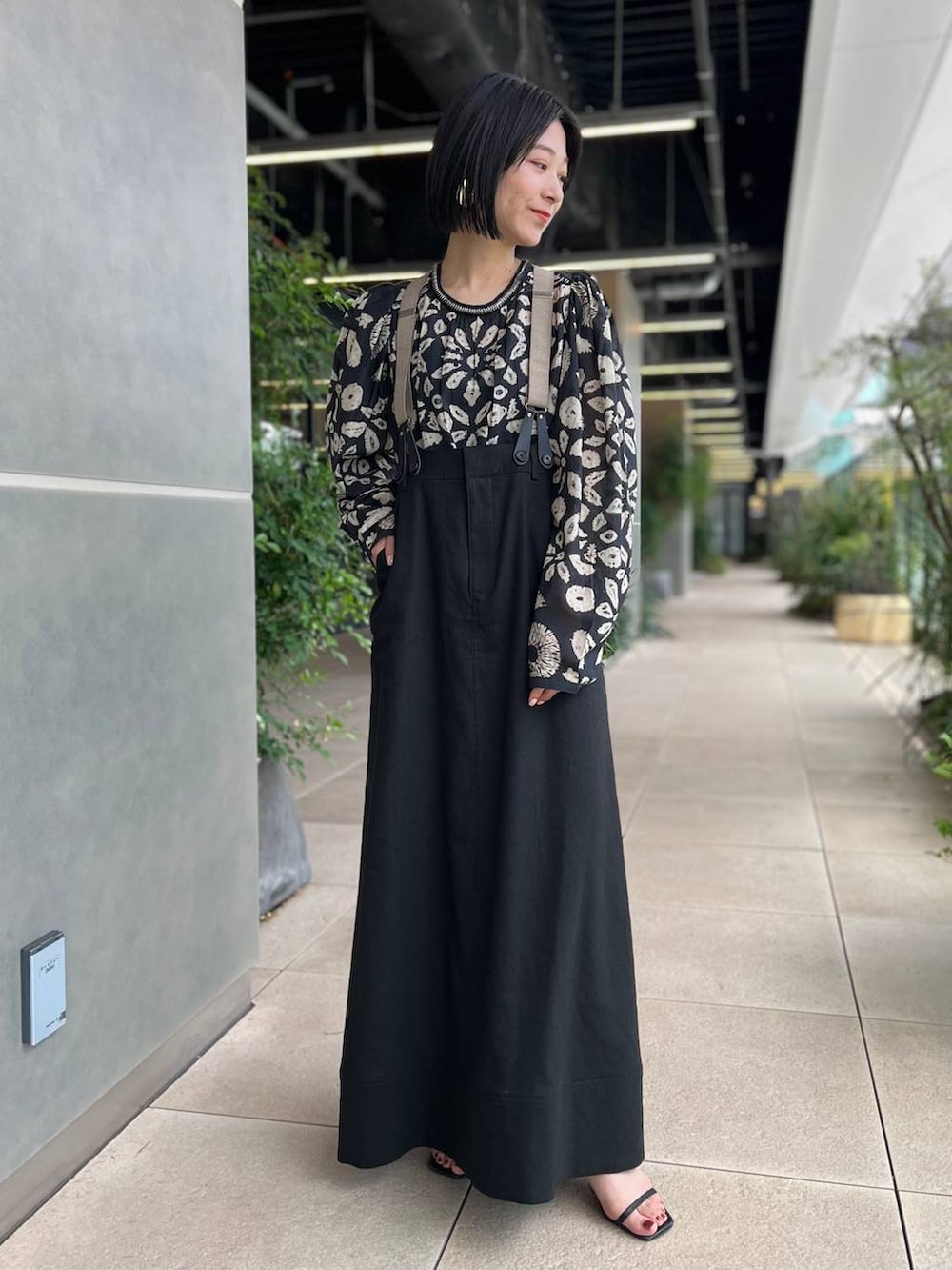 Curensology(カレンソロジー)/リネンサスペンダースカートを使っ