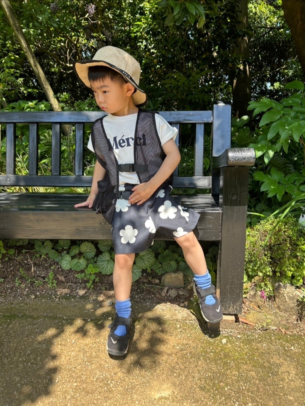 「キッズファッション、シンプルコーデ、春夏コーデ、ストリート、VANS、ニット帽、お出かけコーデ、ビッグシルエット、カジュアルコーデ、1歳、シャツスタイル、きれいめカジュアル、サングラス、初夏コーデ、ロゴ」|「Ocean Pacificの【OP:オーピー】キッズニットキャップ(ニットキャップ/ビーニー、グリーン系)」を使った、EITOさん(キッズ・80cm)の春コーディネートの3枚目の写真